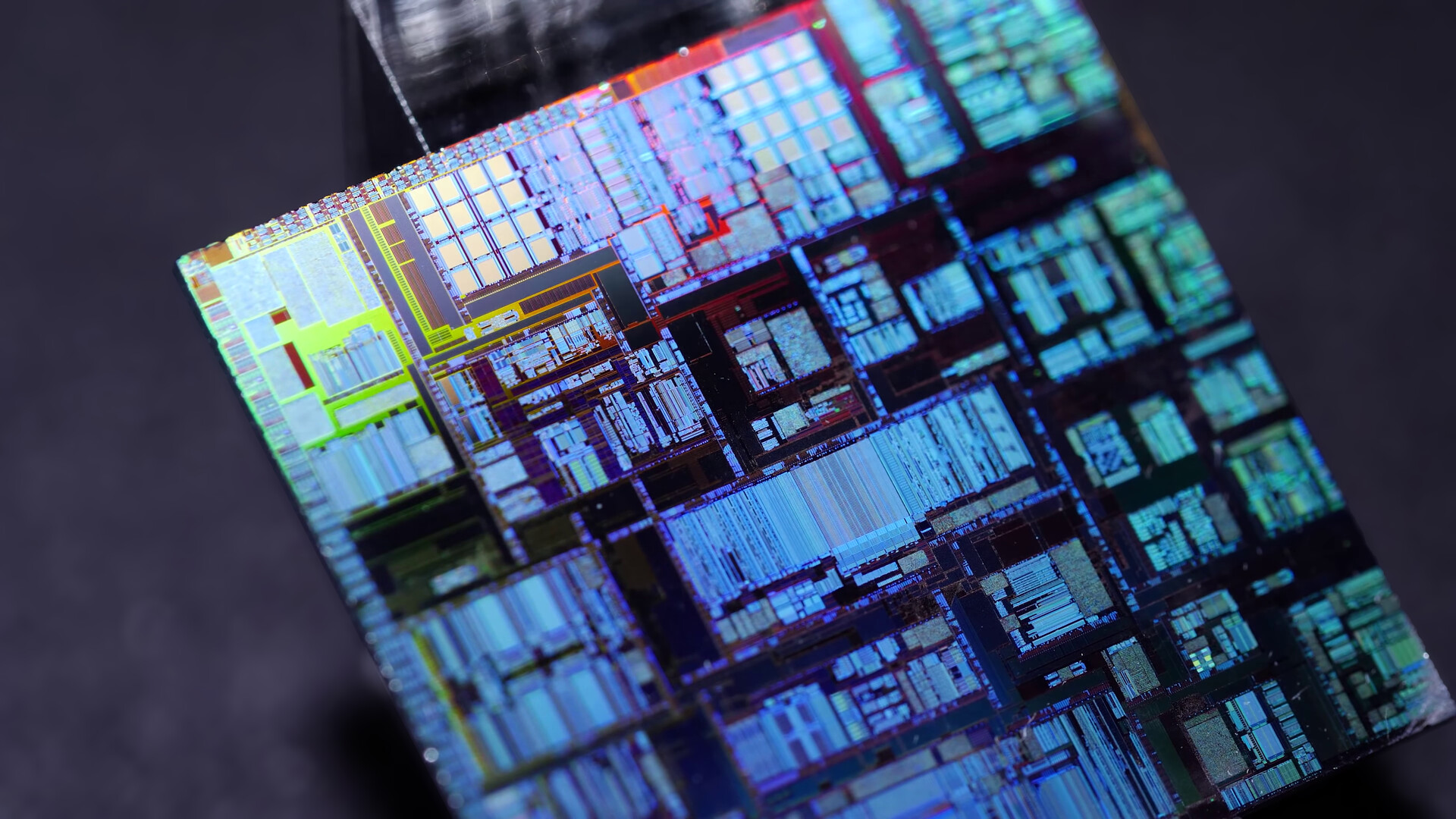Intel Xeon-E 2386G (OVH) VPS Banner
